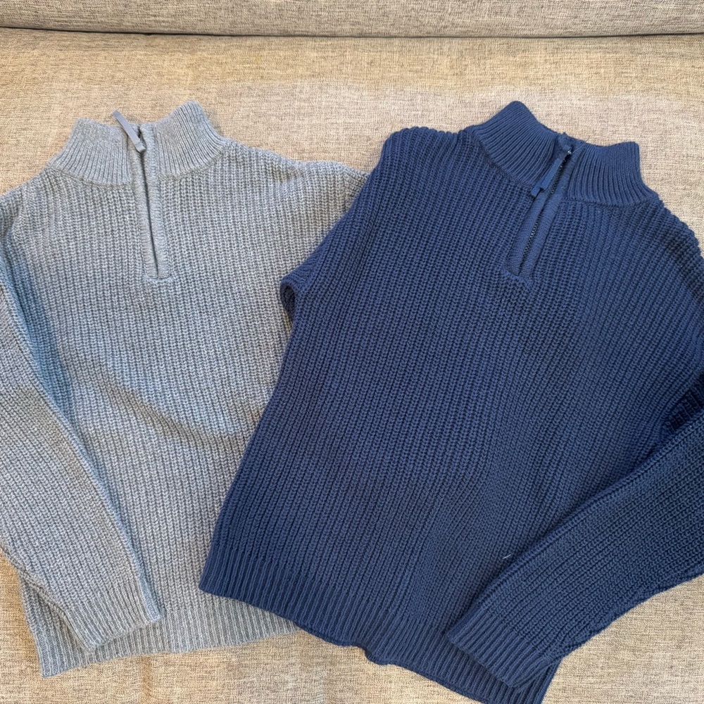 Set of 2 Boys Navy and Gray Sweaters ( size 4T) NWT